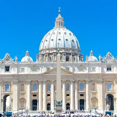 St Peter House * Roma